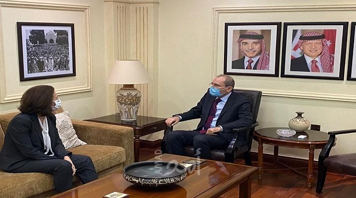 الصفدي للسفيرة الفرنسية: الأردن يرفض استمرار نشر الصور المسيئة لـ"لرسول"