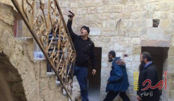 مستوطنون يقتحمون منزل ويستولون عليه في القدس