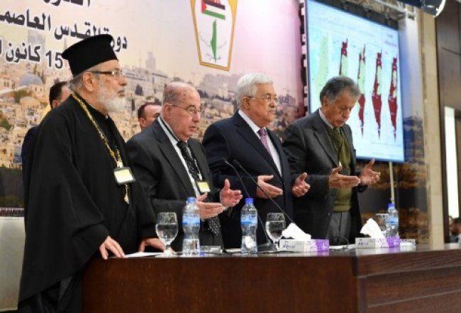 "الديمقراطية" تهدد بالإنسحاب من المجلس الوطني..وجدل واسع حول "قائمة عباس" للتنفيذية
