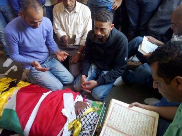 المئات يشيعون جثمان الشهيد "السراديح" في أريحا