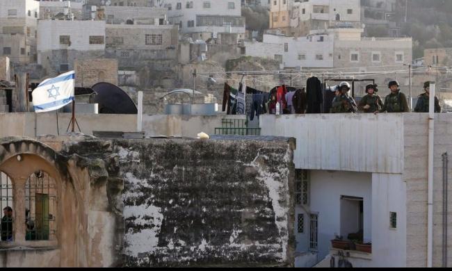 يعلون: المستوطنون لن يسكنوا البنايتين بالخليل حاليا