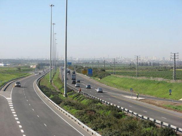 جيش الاحتلال يزعم العثور على قطعتي سلاح في طريقها إلى حيفا
