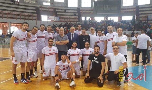 بعد كسر يد الأهلي..ملوك الصالات..لاعبو الزمالك يحتفلون بلقب أفريقيا