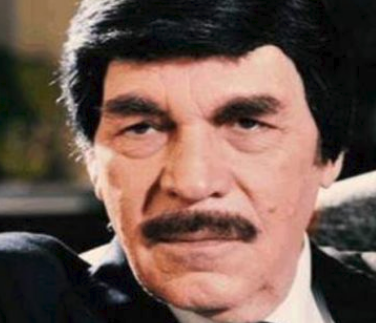 شاهد .. الظهور الأول لأسرة ياسر العظمة التي أبعدها عن الأضواء طيلة حياته الفنية