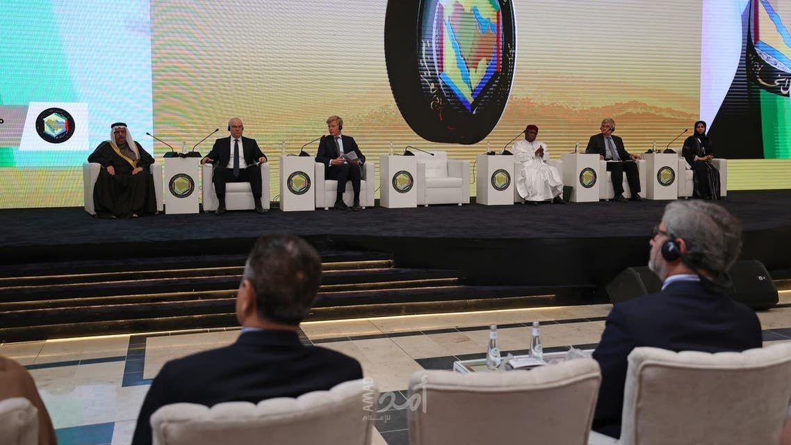 المشاورات اليمنية تشير إلى الدخول في مفاوضات تحت إشراف أممي