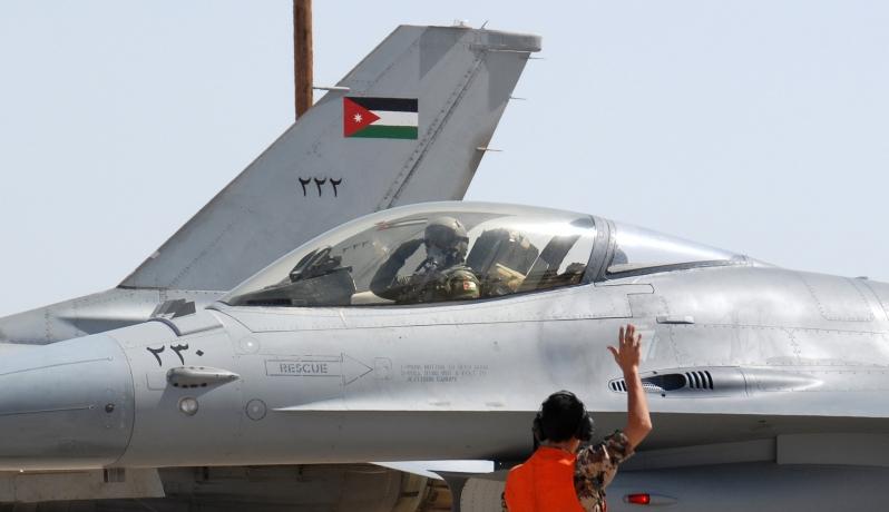 نجاة طيار أردني بعد سقوط طائرته في السعودية