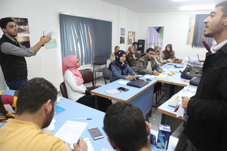 فلسطينيات تعقد جلسة حول حرية الرأي والتعبير