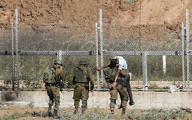 إعلام عبري: اعتقال فلسطيني تسلل عبر السياج من غزة