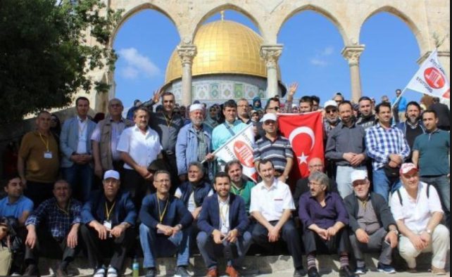 قوات الاحتلال تعتقل أربعة مصلين أتراك بالقدس