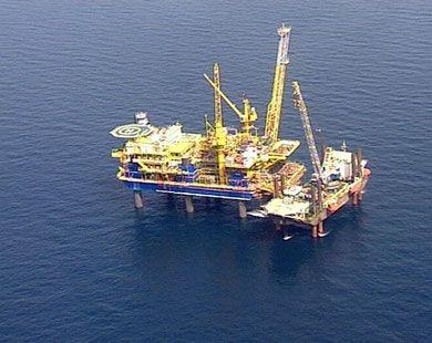 مصدر: عباس يبيع غاز غزة لروسيا بمليار دولار