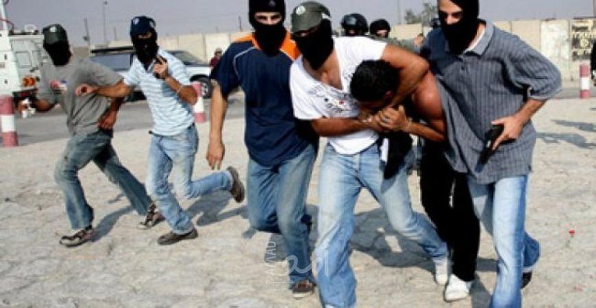 وحدة إسرائيلية خاصة تعتقل شابين شرق قلقيلية