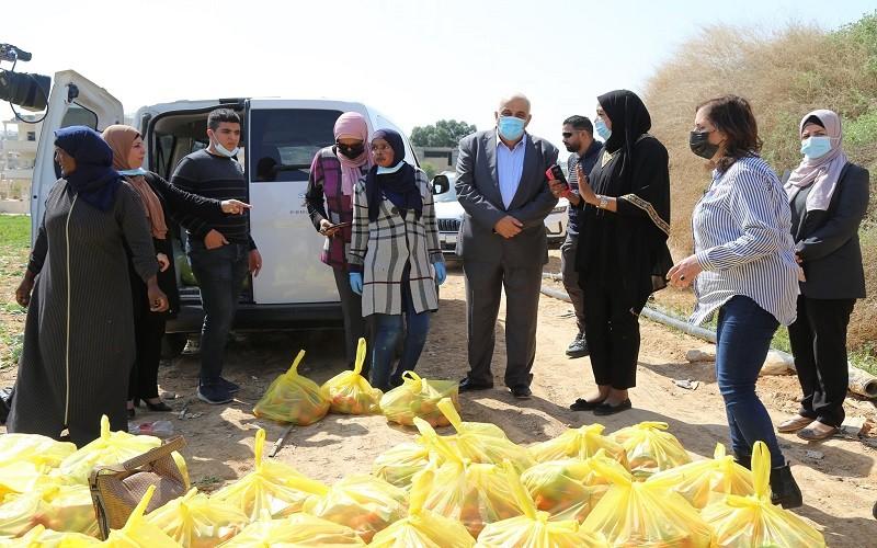 أبو العسل وأبو العينين يتفقدان سير عمل مبادرة دعم ومساعدة النساء الكادحات المعيلات لأسرهن