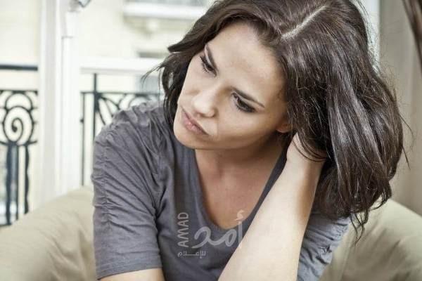 اكتشفي أسباب ظهور الشعر الأبيض