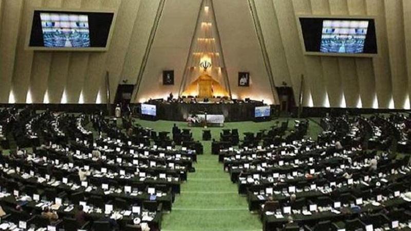 البرلمان الإيراني يعقد اجتماعًا مغلقًا لبحث محادثات فيينا وتسريب ظريف