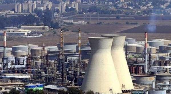 مسؤولون إسرائيليون: معامل "بترول حيفا" هدفاً لــ"صواريخ حزب الله"