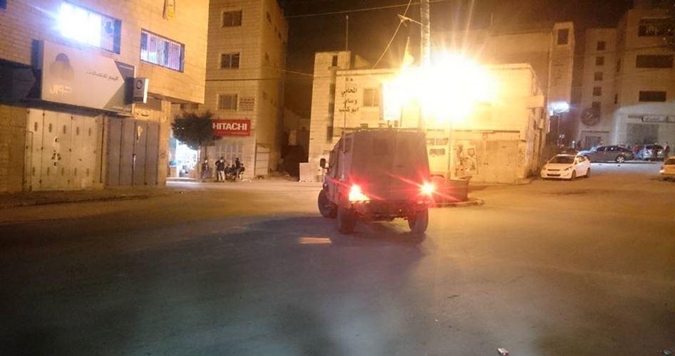 قوات الاحتلال تقتحم مسجدًا في الخليل