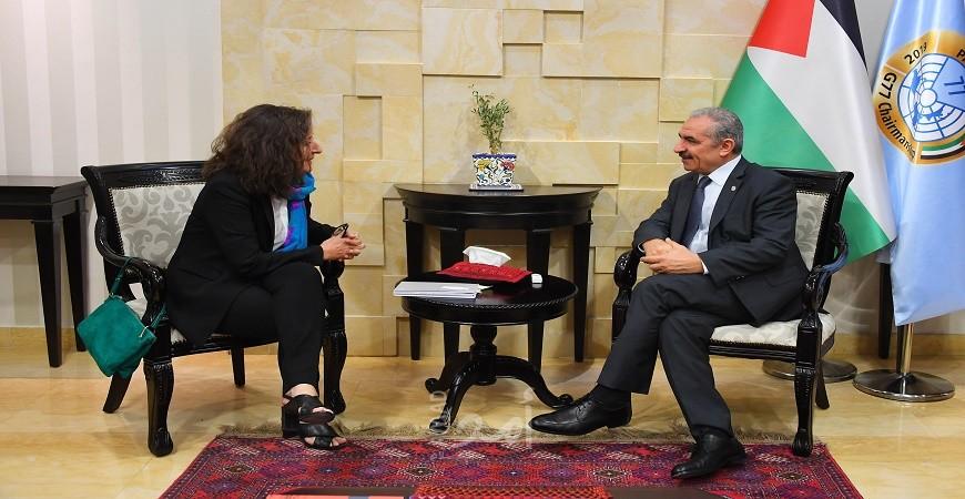 أشتية يبحث مع ممثلة الدنمارك لتعزيز التعاون ودعم بناء مؤسسات الدولة الفلسطينية