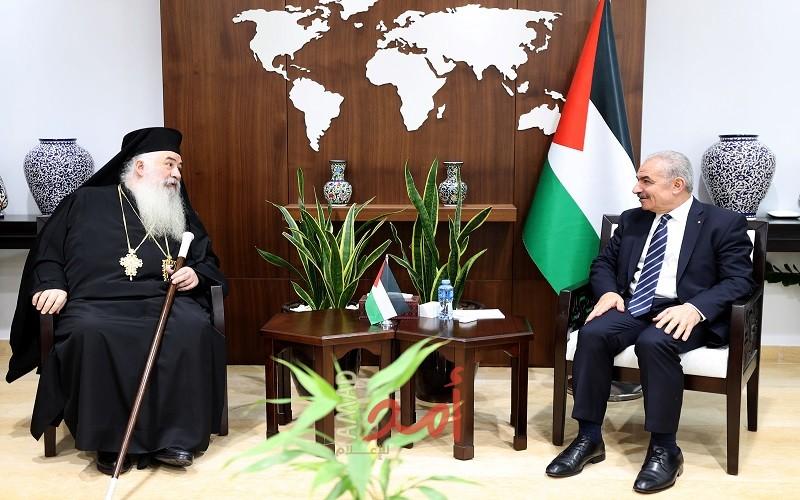 اشتية: المسلمين والمسيحيين يشكلون مكونًا وطنياً واحدًا في مواجهة سلطات الاحتلال