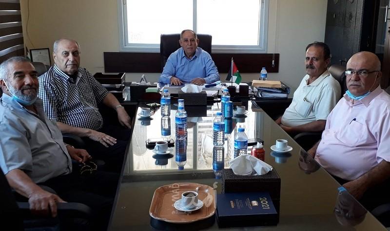 الشرق الأوسط للأدوية والشخصيات المستقلة يقدمان أدوية للصحة بغزة