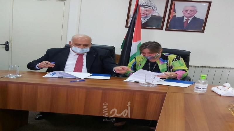 وزارة العمل و" UNDP" يوقعان اتفاقية لحماية الحقوق المتعلقة بالعمال الفلسطينيين داخل إسرائيل