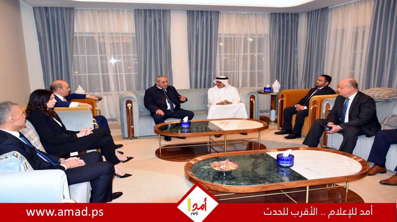 الشيخ يجري جلسة تشاورية مع وزير خارجية البحرين