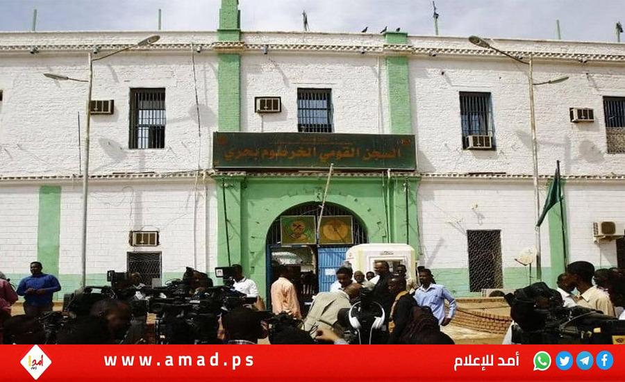 الإمارات تجلي رعايا 16 دولة من السودان