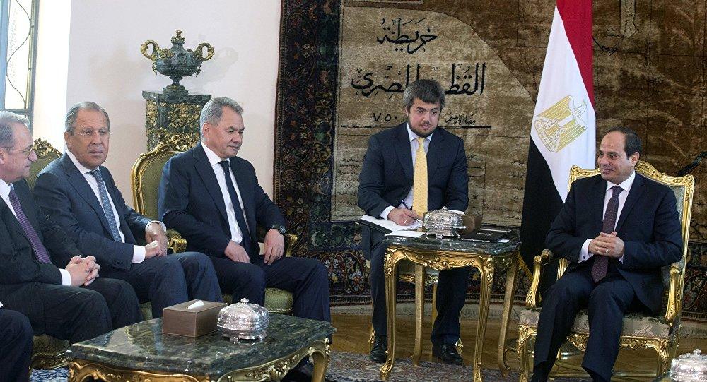 السيسي يستقبل لافروف وشويغو ويؤكد حرص مصر على ترسيخ الشراكة مع روسيا