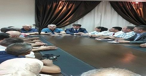 السفير عبد الهادي ووزير المصالحة السوري يلتقيان اللجنة الشعبية الفلسطينية لمخيم اليرموك