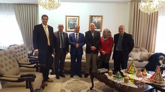 وكيل "الإعلام" يبحث مع السفير المغربي سبل التعاون الاعلامي بين البلدين