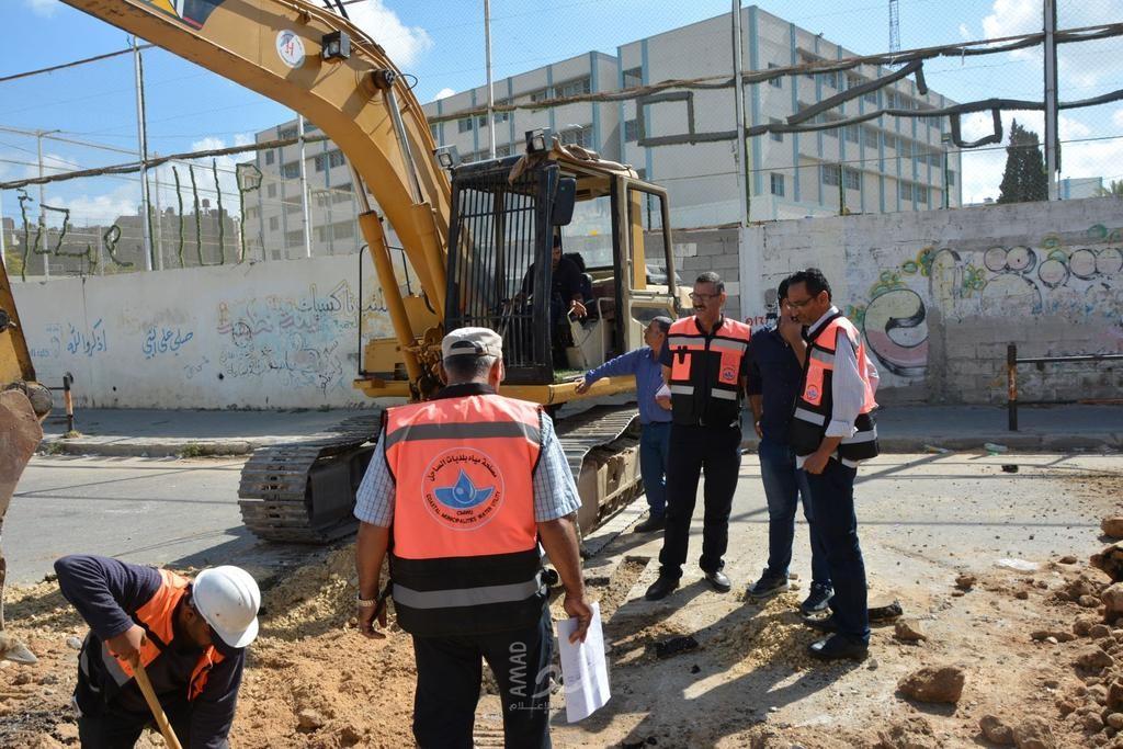 مصلحة مياه بلديات الساحل تشرع في تنفيذ مشروع انشاء خط ناقل لمياه الأمطار في بيت حانون