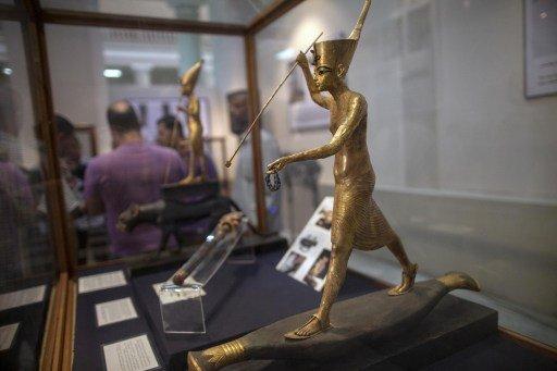 افتتاح معرض لقطع أثرية مستعادة بعد أن سرقت من المتحف المصري في عام 2011