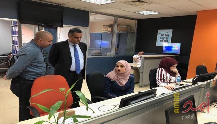 وزير الاتصالات يستمع لشكاوى المواطنين في شركة كول يو