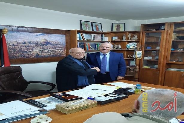 الإسلامية المسيحية توقع اتفاقية تعاون مع معهد القدس للدراسات والأبحاث