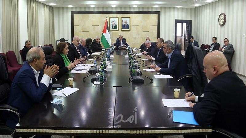 أشتية: منح العمال 3 أيام لترتيب أمورهم قبل وقف تنقلهم عبر الحواجز