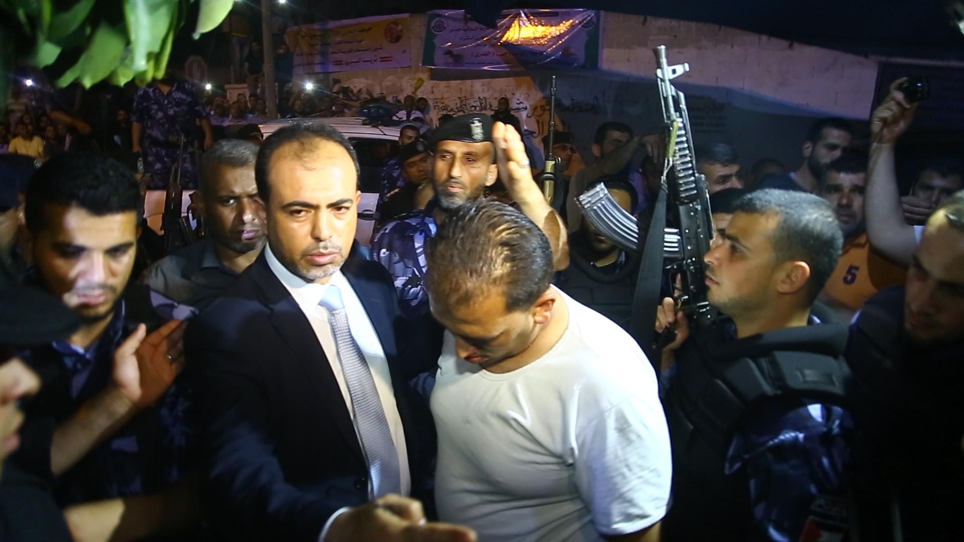 قتلة  والدة د.البدري يمثلون  جريمتهم  "بالصور"