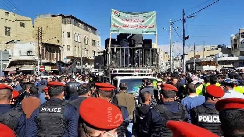 آلاف الأردنيين يٌنظمون مسيرة احتجاجية لرفض مقايضة "الكهرباء بالماء" مع إسرائيل