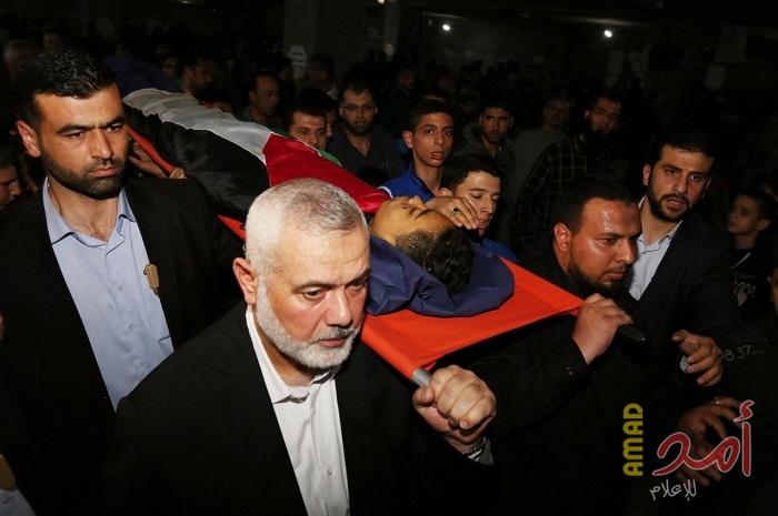 هنية يشارك بتشييع جثمان الشهيد "ماضي" ويزور عزاء شهداء بغزة (صور)