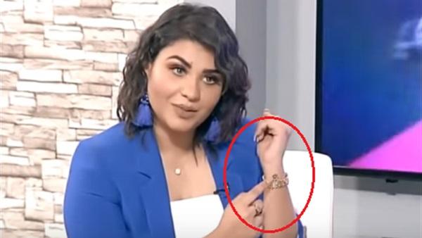 بالفيديو .. فنانة خليجية تثير الجدل بتصريحها عن "التاتو والصلاة"