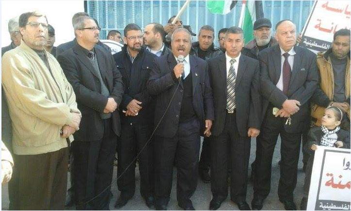 العوض : لن نسمح لوكالة الغوث بإنهاء قضية اللاجئين
