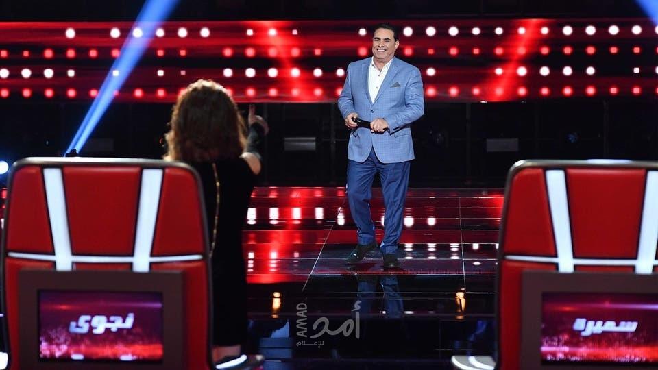شاهد.. مسرح "ذا فويس سينيور" يجمع نجوى كرم بجار الطفولة