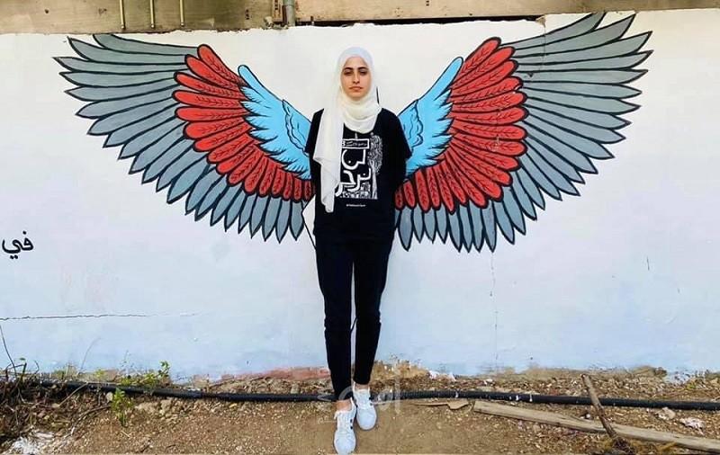 قوات الاحتلال تعتقل الصحفية "منى الكرد" وتستدعي أخر في القدس- فيديو