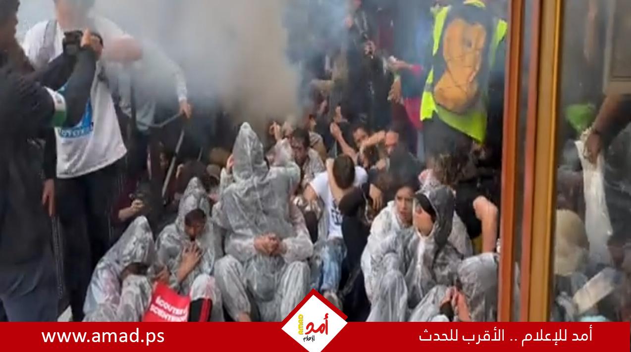 اشتباكات بين الشرطة الفرنسية ونشطاء المناخ في باريس