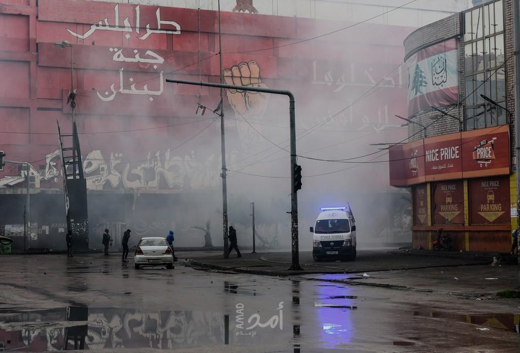 لبنان: تظاهرات واشعال حاويات احتجاجاً على تردي الأوضاع الاقتصادية
