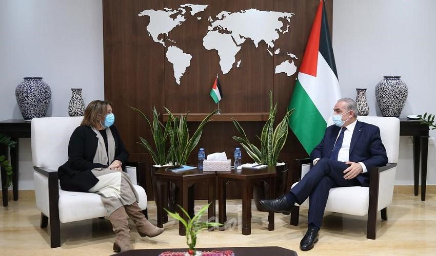 اشتية يدعو لضغط دولي على إسرائيل لوقف الاقتطاعات من المقاصة والإفراج عن الأموال المحتجزة