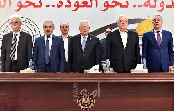 رام الله: عباس يستقبل وفداً من قيادات وكوادر الشبيبة الفتحاوية في جامعات الوطن