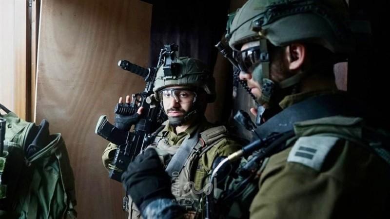 الخليل: جيش الاحتلال يأخذ قياسات منزل الشهيد "محمد الجعبري"