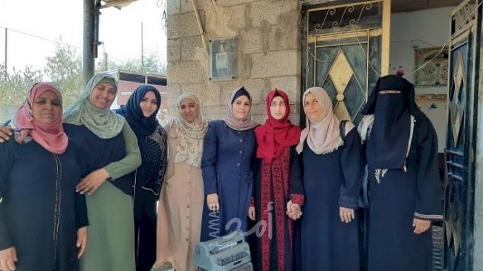 مجلس المرأة في إصلاحي فتح يزور الطالبة الكفيفة شيماء أبو الحصين برفح