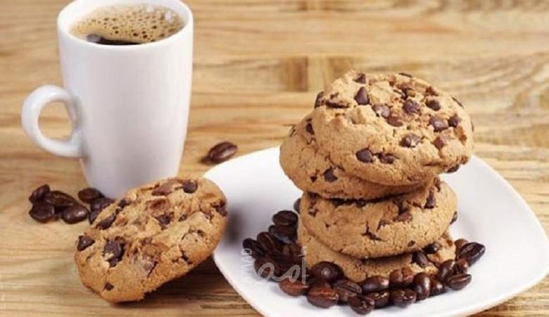 تناول الحلويات مع القهوة يزيد الرغبة في تناول السكر