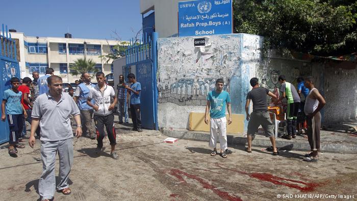 مجموعة الـ 100ترفض تقليص خدمات الانروا عن اللاجئين في فلسطين