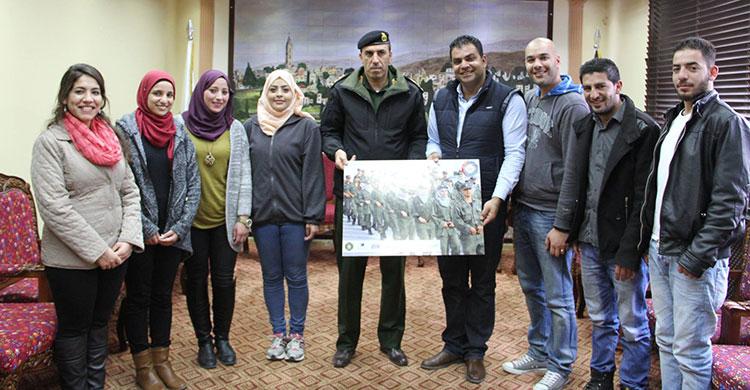 وفد من منتدى شارك الشبابي يلتقي قائد قوات الأمن الوطني الفلسطيني